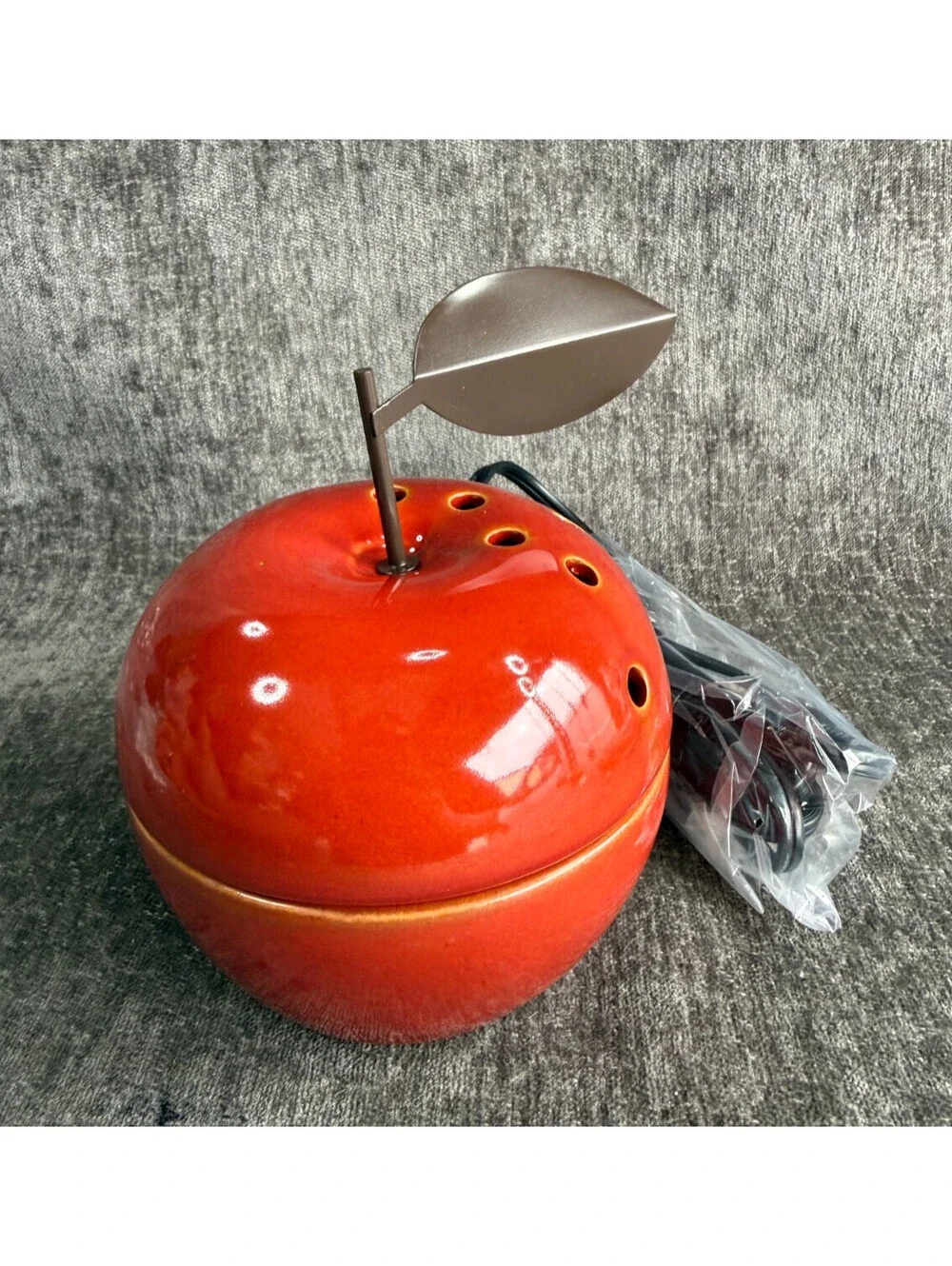 Scentsy Appreciation Red Apple Wax Warmer Teacher Gift Retired NIB